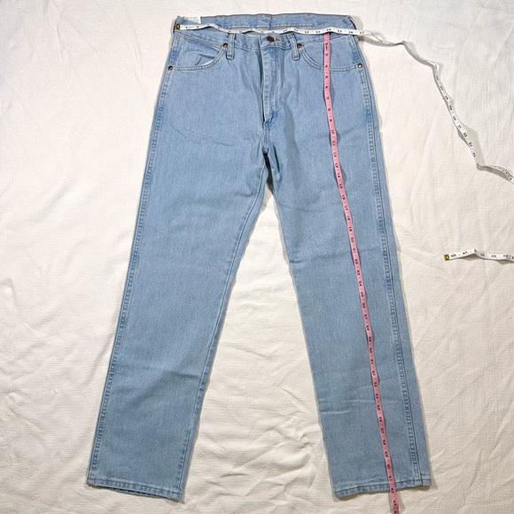 Wrangler Original Fit NWT Cowboy Cut Bootcut Jeans 32 x 32 100% Cotton Light - Picture 4 of 4